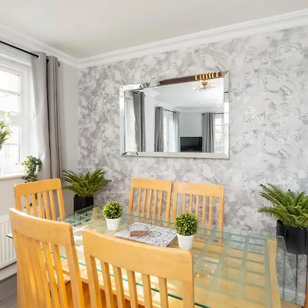 The Boulevard - Stunning 3 Bedroom With Free Parking * York