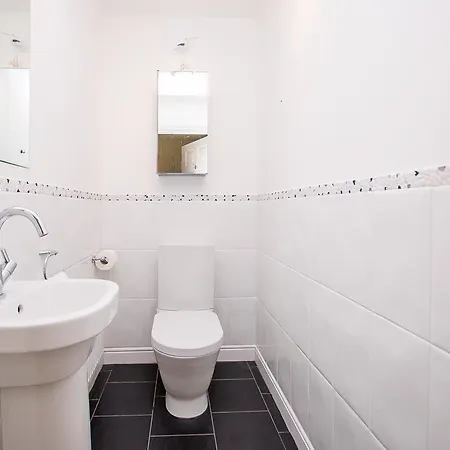 The Boulevard - Stunning 3 Bedroom With Free Parking